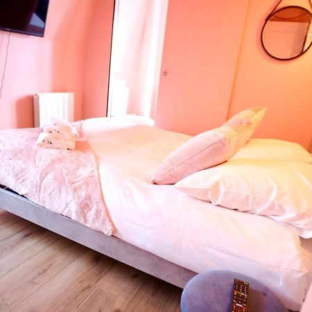 Apartamento La Company Des Concierges : La bonbonniere Rose Caen Exterior foto